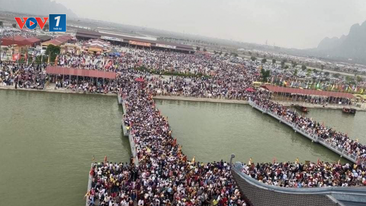 THỜI SỰ 18H CHIỀU 15/3/2021: Sở VH-TT và DL Hà Nam làm việc với chùa Tam Chúc vì khách quá tải.