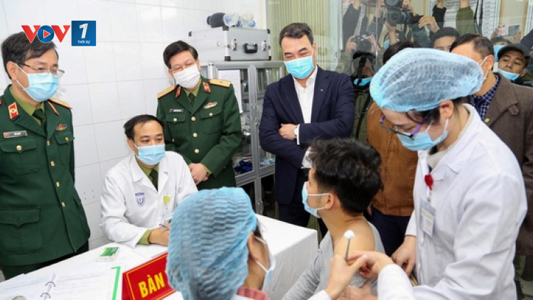 THỜI SỰ 21H30 ĐÊM 08/03/2020: 377 người thuộc đối tượng ưu tiên được tiêm phòng vắc-xin ngừa Covid-19 hôm nay.