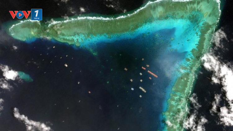 Philippines phát hiện công trình trái phép gần nơi tàu Trung Quốc tập trung trên Biển Đông (2/4/2021)