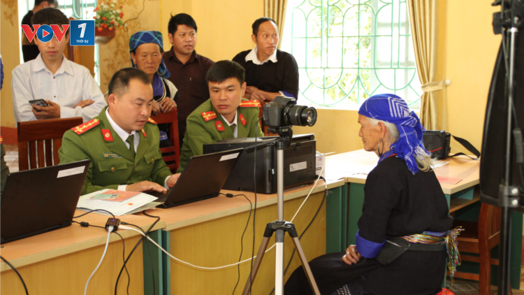 Hỗ trợ làm thẻ căn cước công dân ở vùng đồng bào dân tộc thiểu số Yên Bái (10/04/2021)