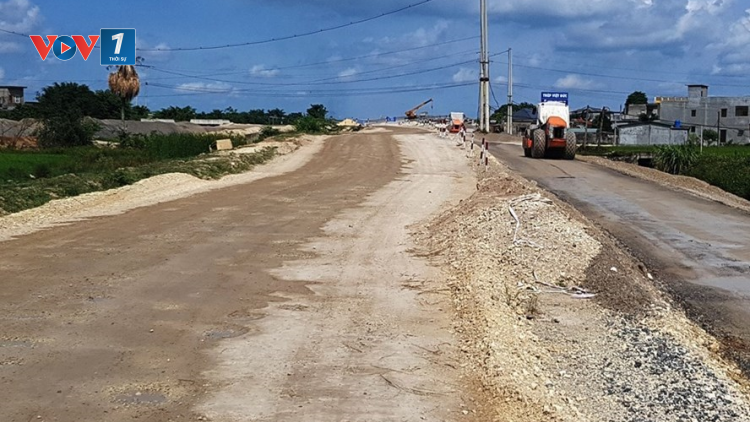 Nguy cơ chậm tiến độ dự án cao tốc Bắc – Nam: Do thiếu vật liệu xây dựng? (11/06/2021)
