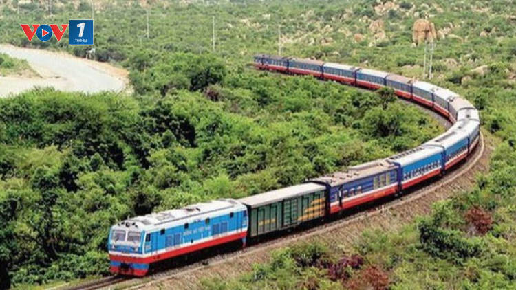 THỜI SỰ 21H30 ĐÊM 04/06/2021: Phong tỏa tuyến đường sắt Bắc – Nam đoạn qua tỉnh Quảng Bình do phát hiện bom sát đường tàu.