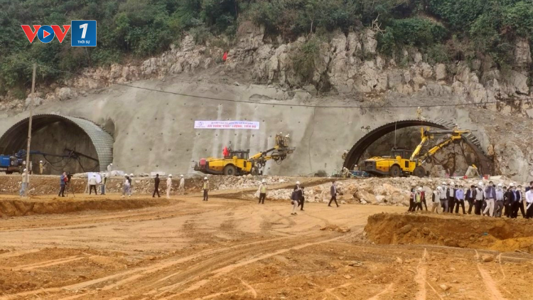 Gỡ khó nguồn cung vật liệu cho cao tốc Bắc Nam: Cần sự chủ động tích cực (22/06/2021)