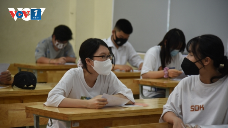 THỜI SỰ 12H TRƯA 26/7/2021: Bộ GD&ĐT công bố kết quả phân tích phổ điểm của từng môn thi và phổ điểm xét tuyển ĐH, CĐ năm 2021 đợt 1