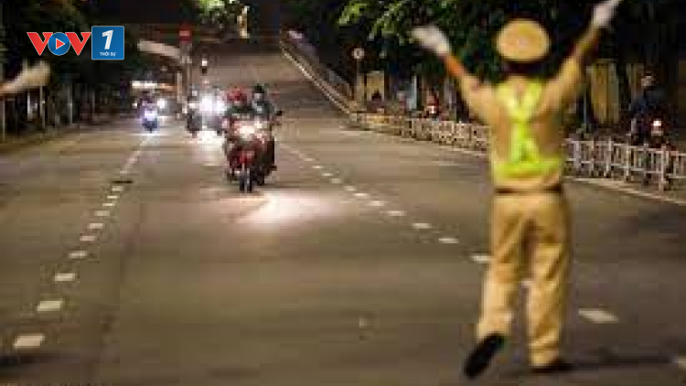 THỜI SỰ 18H CHIỀU 26/7/2021: Người dân TP HCM và Bạc Liêu không ra đường sau 18h đến sáng hôm sau để chống dịch.