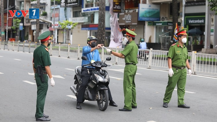 THỜI SỰ 21H30 ĐÊM 24/08/2021: Từ ngày mai 25/8, thành phố Hồ Chí Minh sử dụng giấy đi đường do Cơ quan Công an cấp.