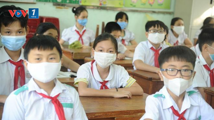 THỜI SỰ 18H CHIỀU 28/8/2021: Năm học 2021-2022, Chính phủ sẽ có giải pháp đảm bảo an toàn trường học gắn với tiêm vaccine.
