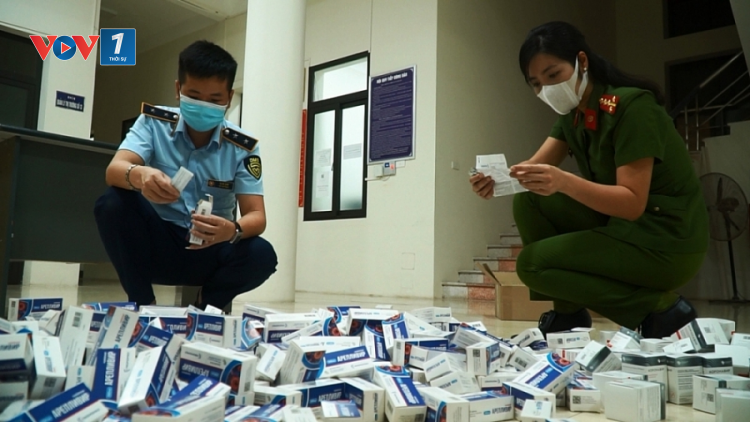 Liên tiếp phát hiện mặt hàng y tế điều trị Covid-19 trôi nổi, chưa qua kiểm định (27/9/2021)