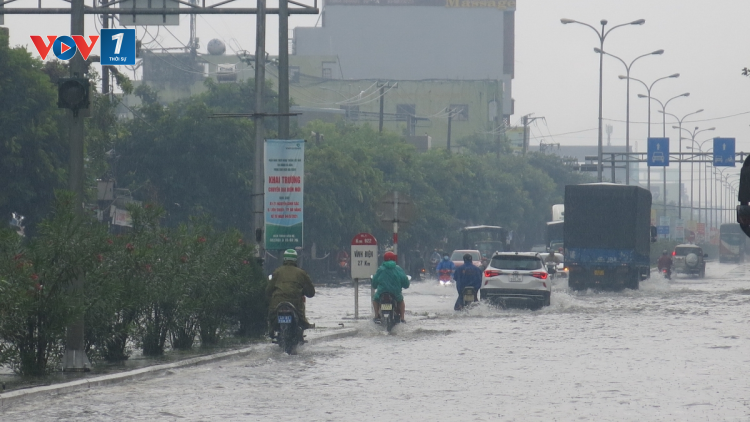 THỜI SỰ 12H TRƯA 11/9/2021: Bão số 5 giật cấp 12 gây mưa lớn cho nhiều tỉnh miền Trung.