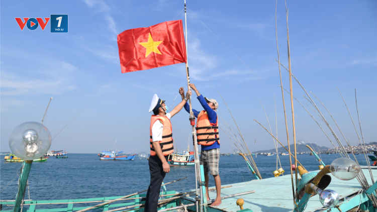 Vùng 5 Hải quân: Hỗ trợ ngư dân trên vùng biển, đảo Tây Nam (04+05/01/2023)