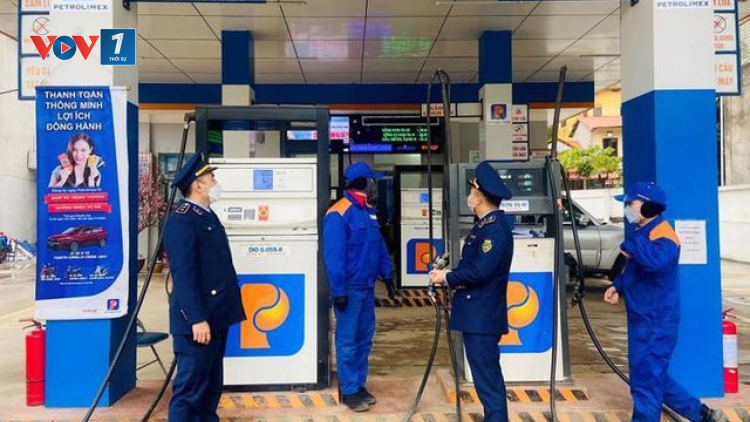Tăng cường giám sát, kiểm tra, xử lý vi phạm kinh doanh xăng dầu dịp trong và sau Tết Nguyên đán 2023 (20/01)