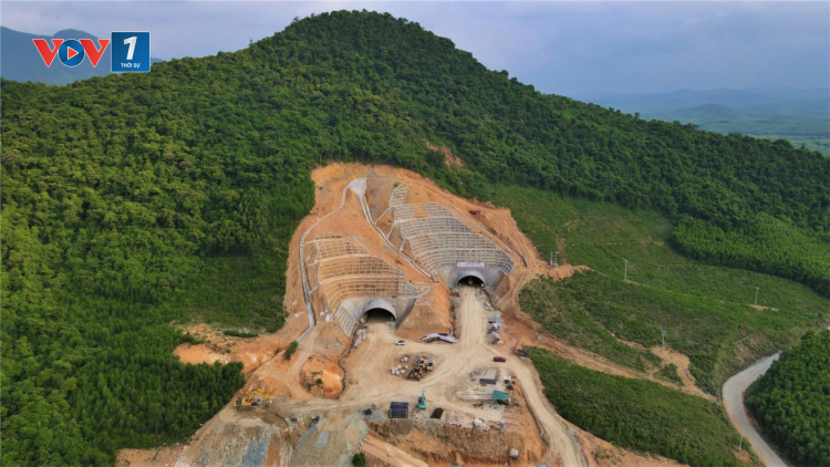 Tập trung thi công các dự án để đảm bảo tiến độ giải ngân cả năm của ngành GTVT (19/10/2023)