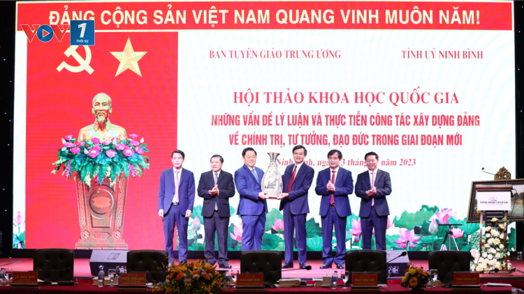 THỜI SỰ 12H TRƯA 13/210/2023: Hội thảo khoa học QG “Những vấn đề lý luận và thực tiễn công tác XD Đảng về chính trị, tư tưởng, đạo đức trong giai đoạn mới”