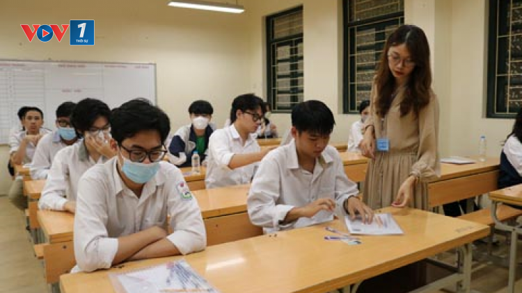 THỜI SỰ 18H CHIỀU 14/11/2023: Bộ Gáo dục và Đào tạo đề xuất 3 phương án thi tốt nghiệp THPT từ năm 2025. Trong đó, có phương án không bắt buộc thi môn ngoại ngữ.