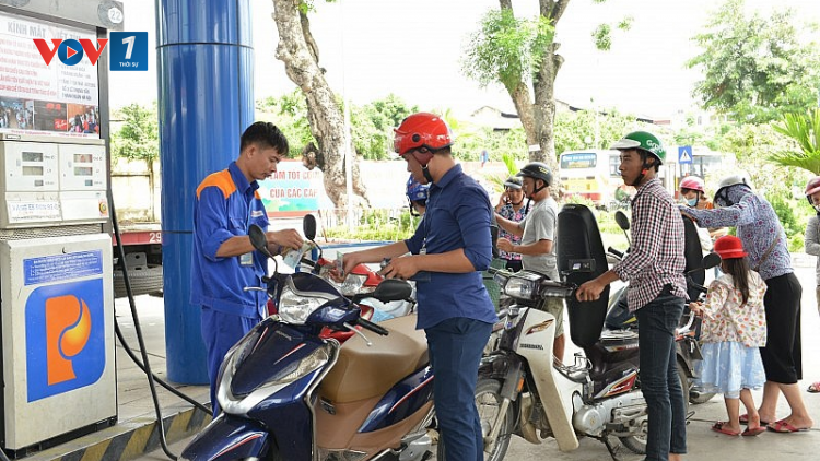 THỜI SỰ 18H CHIỀU 17/11/2023: Chính phủ ban hành Nghị định số 80 sửa đổi, bổ sung các Nghị định hiện hành về kinh doanh xăng dầu theo hướng hài hòa lợi ích giữa doanh nghiệp và người tiêu dùng.