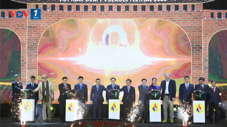 THỜI SỰ 21H30 ĐÊM 09/11/2023: Chủ tịch Quốc hội Vương Đình Huệ dự Festival Bảo tồn và phát triển làng nghề Việt Nam năm 2023