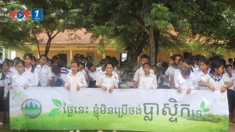 Chiến dịch tham vọng của Campuchia nhằm giảm rác thải nhựa (Ngày 20/11/2023)