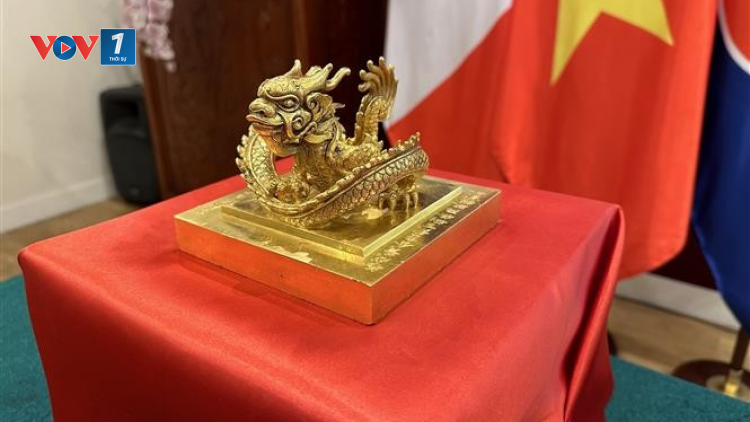 THỜI SỰ 12H TRƯA 18/11/2023: Ấn vàng “Hoàng đế chi bảo” đã được đưa từ Pháp về Việt Nam.