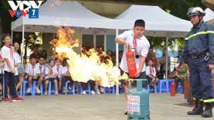 Lồng ghép giáo dục kỹ năng phòng cháy, chữa cháy trong trường học (13/11/2023)