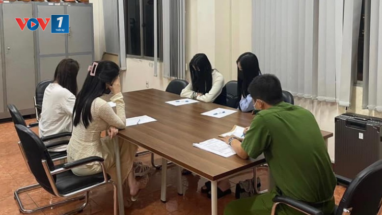 THỜI SỰ 21H30 ĐÊM 03/11/2023: Bộ Công an triệt phá đường dây mại dâm hoạt động trong lĩnh vực giải trí, biểu diễn với quy mô lớn