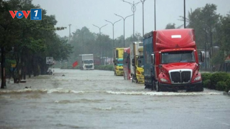 Lưu ý khi lái xe trời mưa
