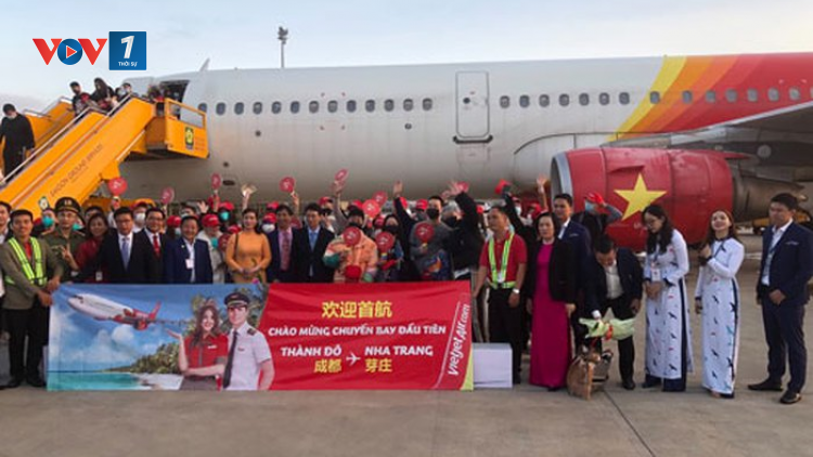 THỜI SỰ 21H30 ĐÊM 15/3/2023: Hàng trăm du khách Trung Quốc nhập cảnh Việt Nam trong ngày đầu tiên mở cửa lại tour du lịch – tín hiệu tích cực với ngành du lịch