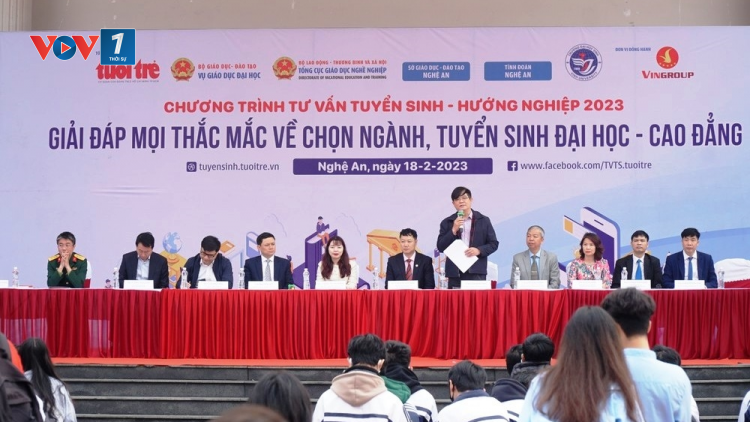 THỜI SỰ 21H30 ĐÊM 14/4/2023: Các trường đẩy mạnh hoạt động tư vấn tuyển sinh, hướng nghiệp cho học sinh khi mùa tuyển sinh đại học cao đẳng đang đến gần.