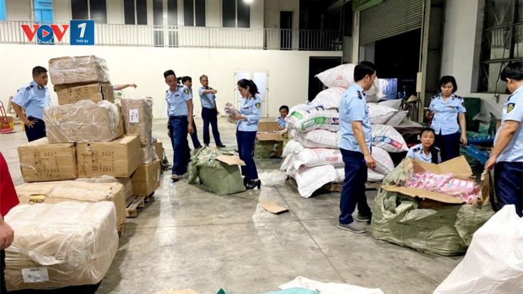 Gia tăng tình trạng lợi dụng dịch vụ bưu chính vận chuyển hàng lậu, hàng giả (25/4/2023)