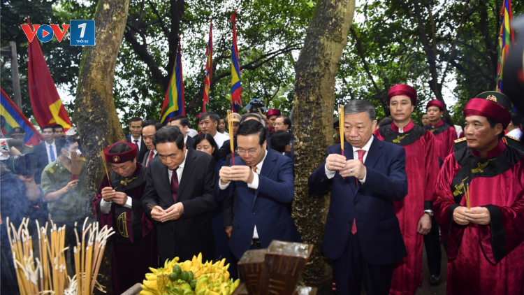 THỜI SỰ 12H TRƯA 29/4/2023: Chủ tịch nước dự Lễ dâng hương tưởng niệm các Vua Hùng tại Điện Kính Thiên, thuộc khu di tích lịch sử quốc gia đặc biệt Đền Hùng.