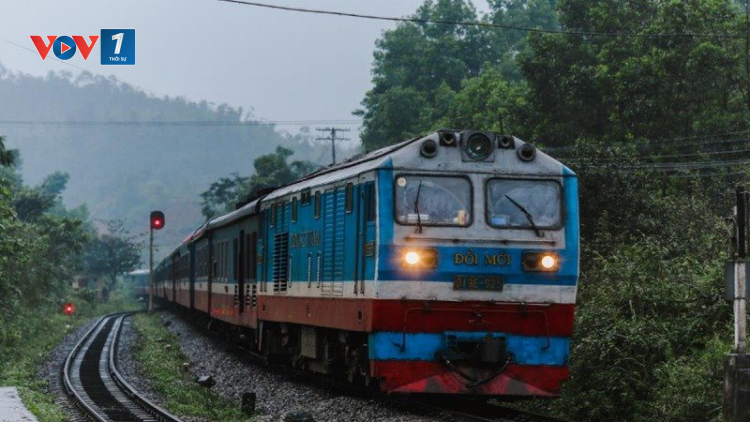 THỜI SỰ 12H TRƯA 27/4/2023: Ngành đường sắt bổ sung 52 đoàn tàu Bắc-Nam phục vụ nhu cầu đi lại tăng cao dịp nghỉ lễ 30 tháng 4 và mùng 1 tháng 5