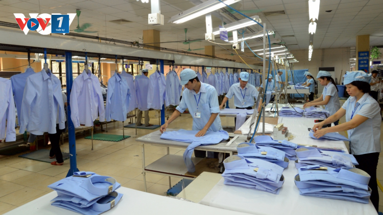 Thiếu hụt đơn hàng, doanh nghiệp dệt may da giày gặp khó (10/04/2023)