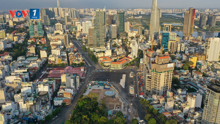 Thu từ bất động sản và chứng khoản giảm mạnh, TP Hồ Chí Minh cần tìm nguồn thu thay thế (4/5/2023)