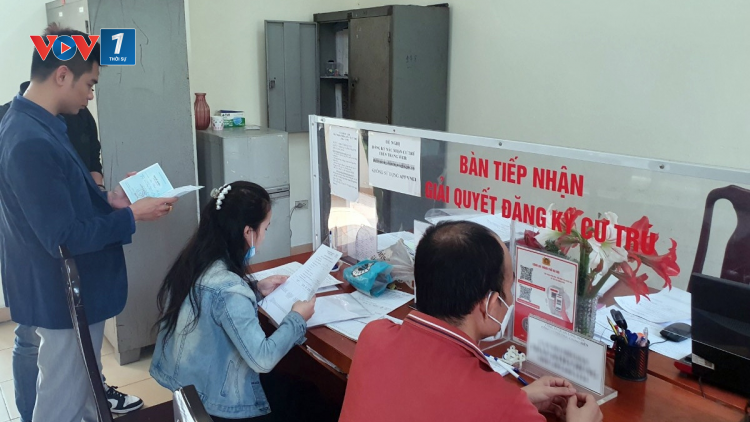 Hà Nội: Gỡ khó khi bỏ xác nhận cư trú trong tuyển sinh đầu cấp (19/05/2023)