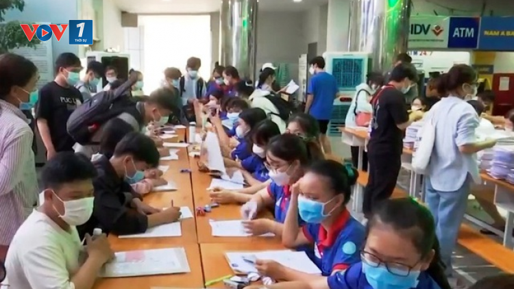 Giải pháp nào giải quyết tình trạng tuyển sinh vượt chỉ tiêu? (26/6/2023)