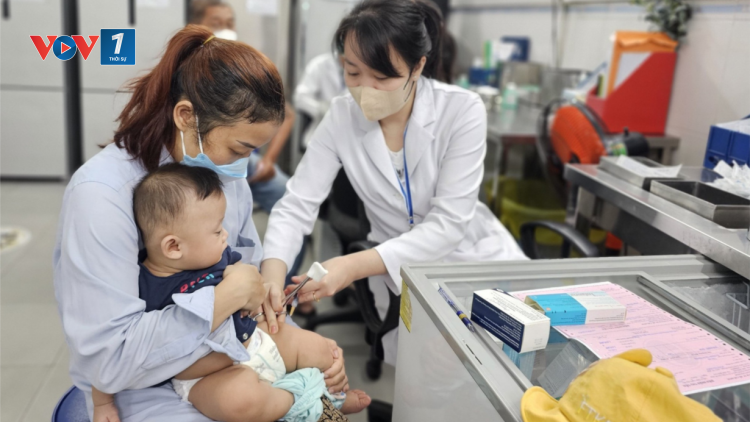 THỚI SỰ 6H SÁNG 16/8/2023: 185.000 liều vaccine 5 trong 1 sẽ chuyển ngay cho 49 tỉnh, thành phố để tiêm chủng cho trẻ