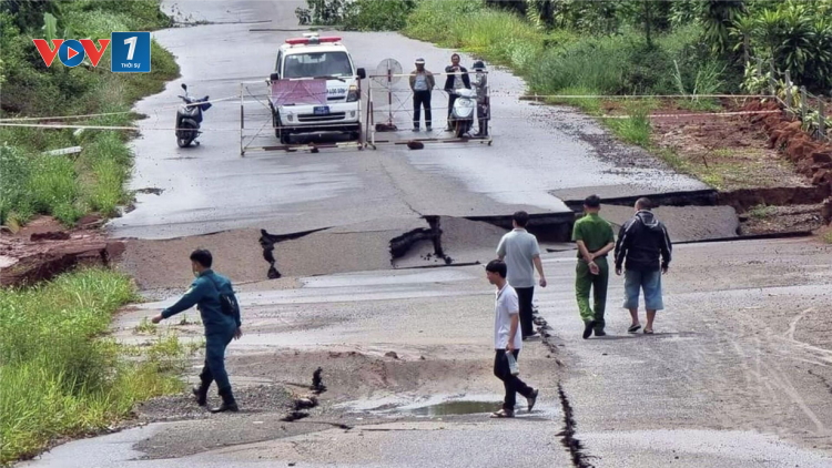 THỜI SỰ 18H CHIỀU 05/8/2023: Mưa lớn kéo dài khiến nhiều tuyến quốc lộ, tỉnh lộ, đặc biệt ở khu vực Tây Bắc, Tây Nguyên gây sụt lún, sạt trượt đất, ảnh hưởng đến các khu dân cư, công trình giao thông, nguy cơ mất an toàn hồ đập