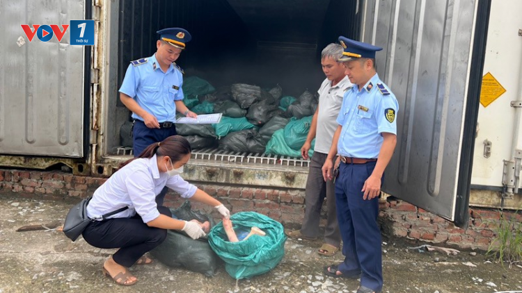 Tăng cường kiểm tra, ngăn chặn thực phẩm không đảm bảo an toàn vệ
sinh (25/8/2023)