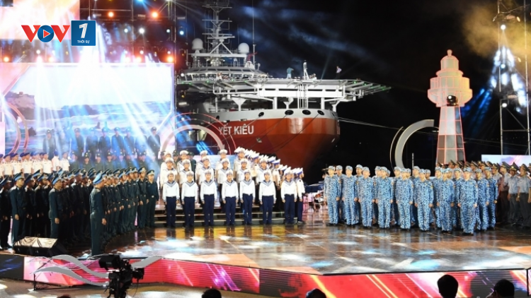 THỜI SỰ 12H TRƯA 12/8/2023: Chương trình Chính luận nghệ thuật “Mạnh giàu từ biển quê hương” đã sẵn sàng 
diễn ra tối nay tại quân cảng Nha Trang, tỉnh Khánh Hoà.