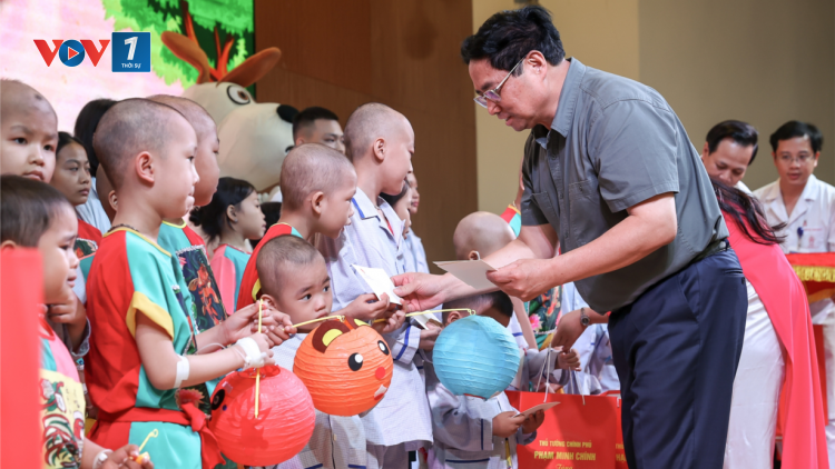 THỜI SỰ 21H30 ĐÊM 28/9/2023: Thủ tướng Phạm Minh Chính thăm, tặng quà bệnh nhi tại Viện Huyết học - Truyền máu Trung ương nhân dịp Tết Trung Thu.