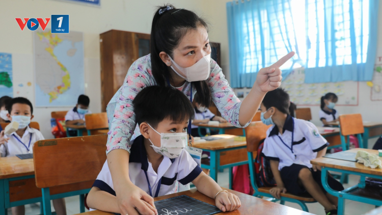 Năm học mới 2023 - 2024: Nhiều địa phương vẫn thiếu giáo viên trầm trọng, giải quyết ra sao? (08/09/2023)