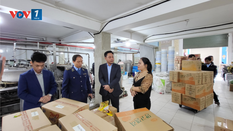 Cao điểm kiểm tra, giám sát hoạt động SX-KD hàng hoá phục vụ Tết Nguyên đán Giáp Thìn (19/01/2024)