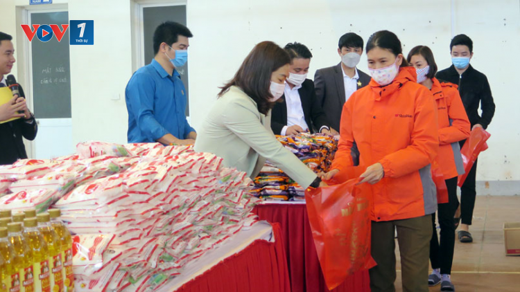 THỜI SỰ 18H CHIỀU 14/1/2024: Sôi nổi các hoạt động thăm, tặng quà Tết cho công nhân, người lao động tại các Khu công nghiệp, mang Tết sớm đến với lao động nghèo