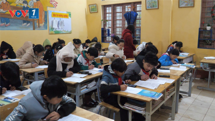 THỜI SỰ 18H CHIỀU 23/1/2024: Nhiều nơi ở miền Bắc, nhất là các đỉnh núi cao tiếp tục xuất hiện băng giá. Các địa phương đã cho học sinh nghỉ học để đảm bảo sức khỏe