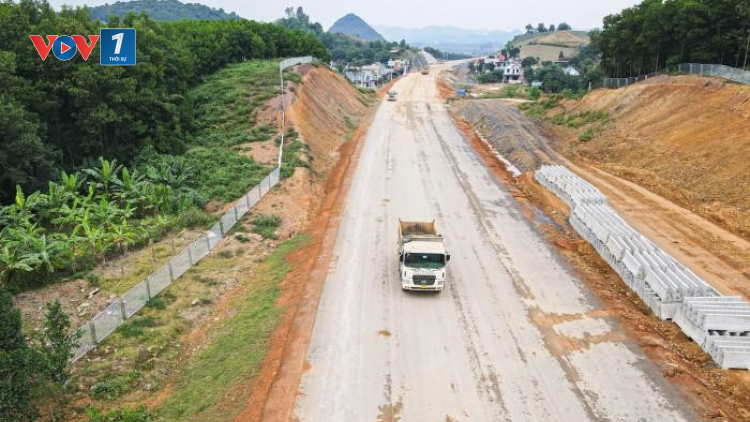 THƠI SỰ 21H30 ĐÊM 20/1/2024: Bộ Giao thông vận tải yêu cầu tỉnh Quảng Trị trong tháng 3 tới, phải bàn giao xong mặt bằng để thi công Dự án cao tốc Bắc - Nam phía Đông