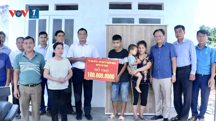 “Chương trình hỗ trợ xóa nhà tạm, nhà dột nát - giấc mơ “an cư, lạc nghiệp” của nhiều hộ nghèo trở thành hiện thực” (22/10/2024)