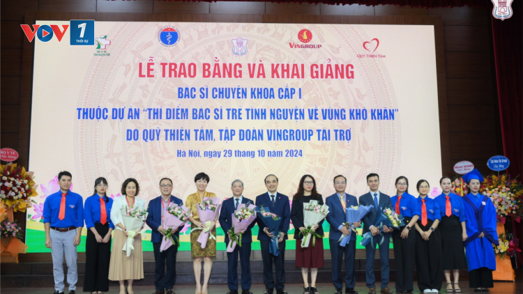 Bộ Y tế: Bàn giao 42 bác sỹ trẻ về công tác tại các huyện khó khăn, biên giới! (29/10/2024)