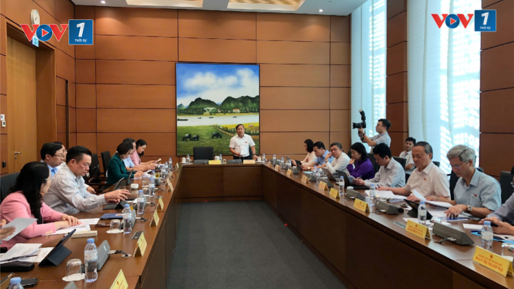 Quốc hội thảo luận tổ dự thảo Luật sửa đổi, bổ sung một số điều của Luật bảo hiểm y tế và Luật dữ liệu (24/10/2024)