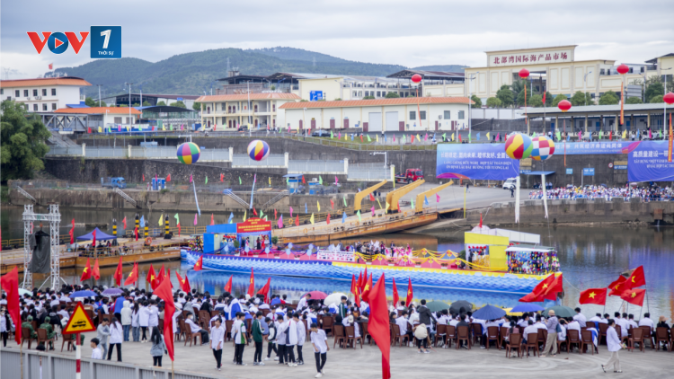Đẩy mạnh đối ngoại nhân dân, xây dựng khu vực biên giới hòa bình, ổn định, hợp tác và phát triển (27/10/2024)