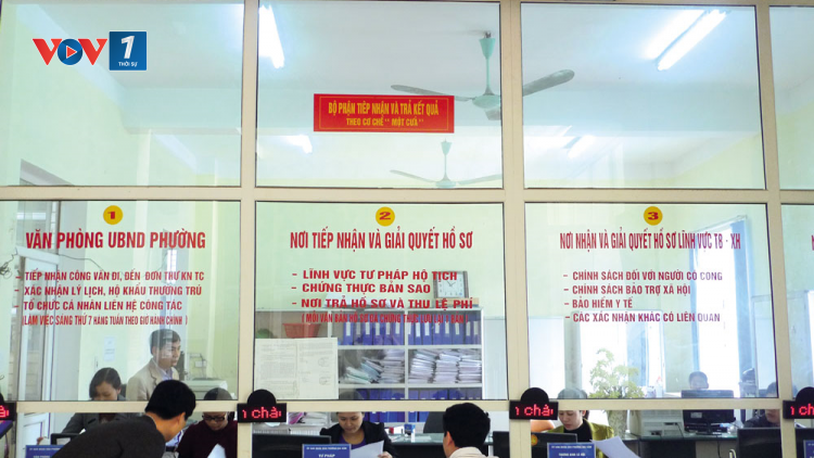 Đẩy mạnh ứng dụng công nghệ tại bộ phận 1 cửa trong giải quyết thủ tục hành chính (03/10/2024)
