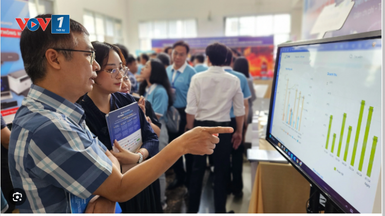 Quận Phú Nhuận được chọn là đơn vị chuyển đổi kinh tế số đầu tiên trong cả nước (3/10/2024)